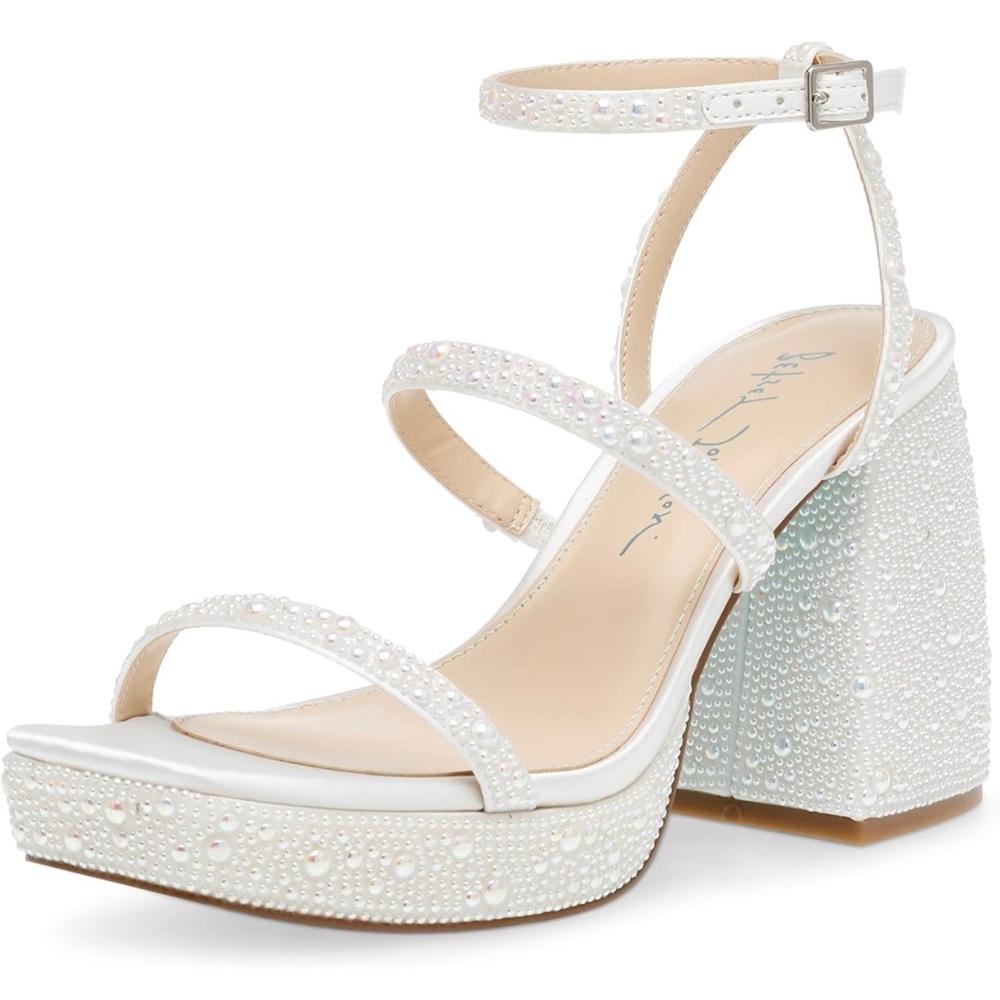 Betsy Johnson Pearl white heels size 9 wedding